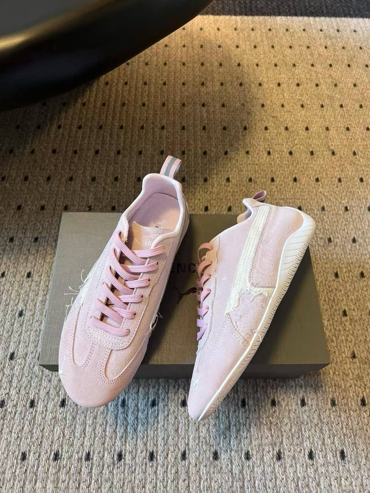 핑크 디스트레스드