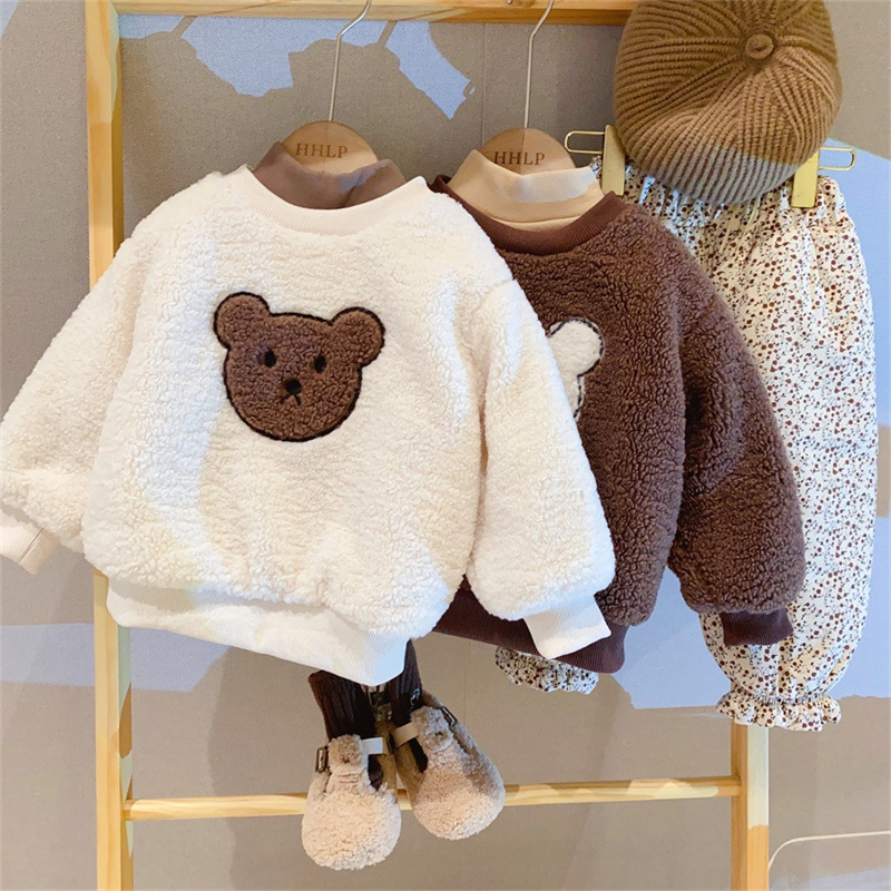 Girls lamb wool round neck long-sleeved sweatshirt 2023 winter new style little girl cartoon velvet thickened top baby