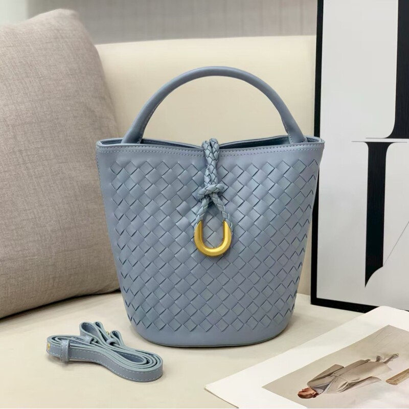 Bv's New Woven Bag Internet Celebrity U Buckle Handbag Fashionable Shoulder Crossbody Women's Bag 2025 Cross-Border Bucket Women's Bag