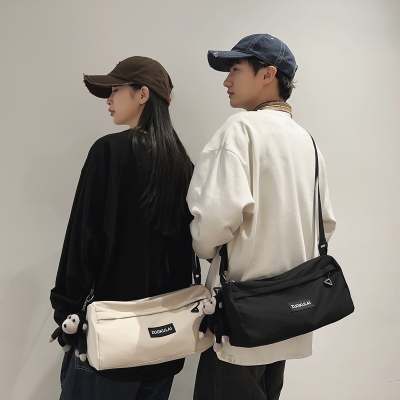 Sports shoulder bag