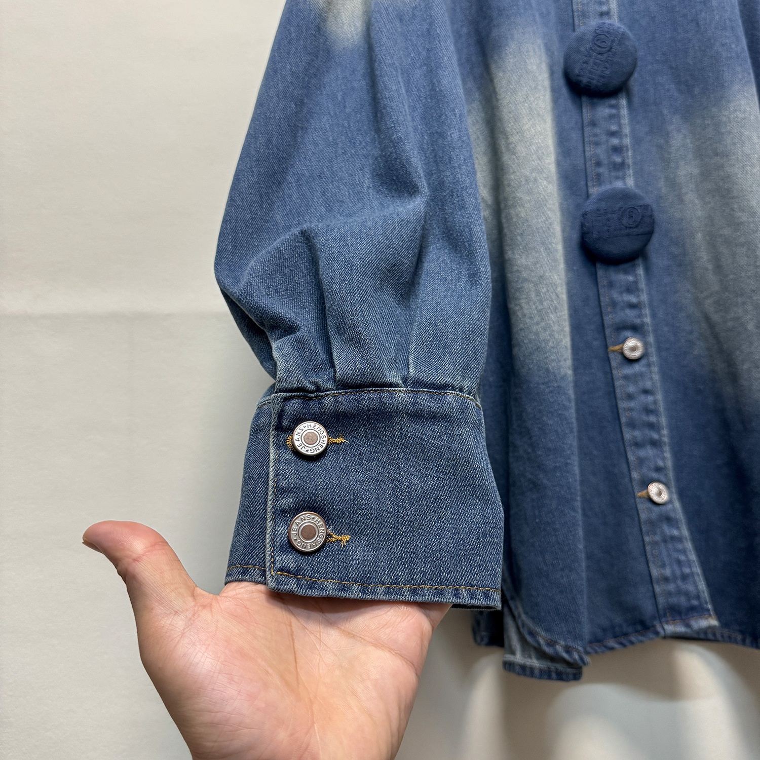 Women's European Style Denim Shirt Autumn Winter Loose Fit Long Sleeves Large Buttons Retro Gradient Wash Lapel Design Top_ecoleips.com
