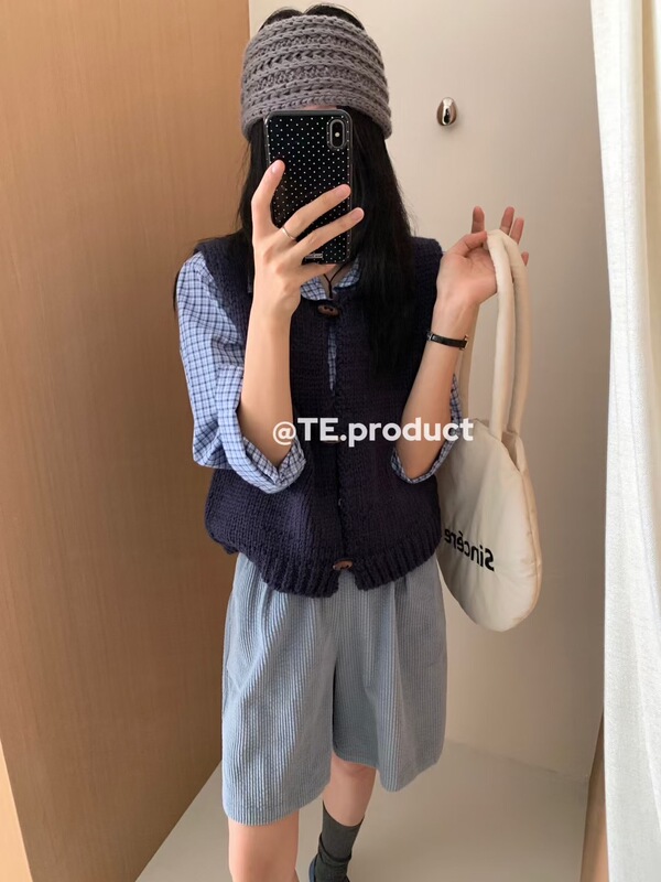 圆领粗毛线牛角扣针织开衫马甲女2025秋季软糯宽松叠穿毛衣背心潮|undefined
