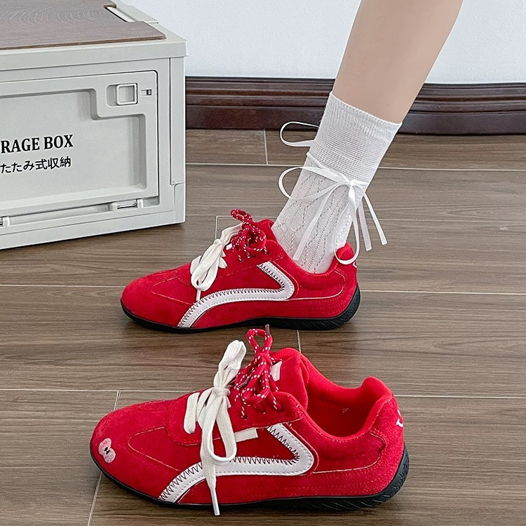 New Green Apple Training Shoes Women's 2025 Spring New Thick-soled Casual Sports Board Shoes Comfortable Thin Low Racing Shoes New Green Apple Training Shoes Women's 2025 Spring New Thick-soled Casual Sports Board Shoes Comfortable Thin Low Racing Shoes