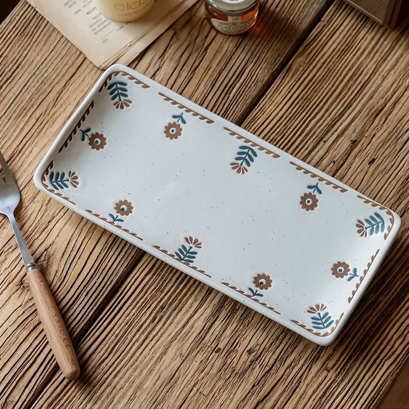 Plato de cerámica de cártamo pequeño pintado a mano japonés Plato de sushi de restaurante Plato rectangular para el hogar Plato de postre para el hogar Plato de bocadillos