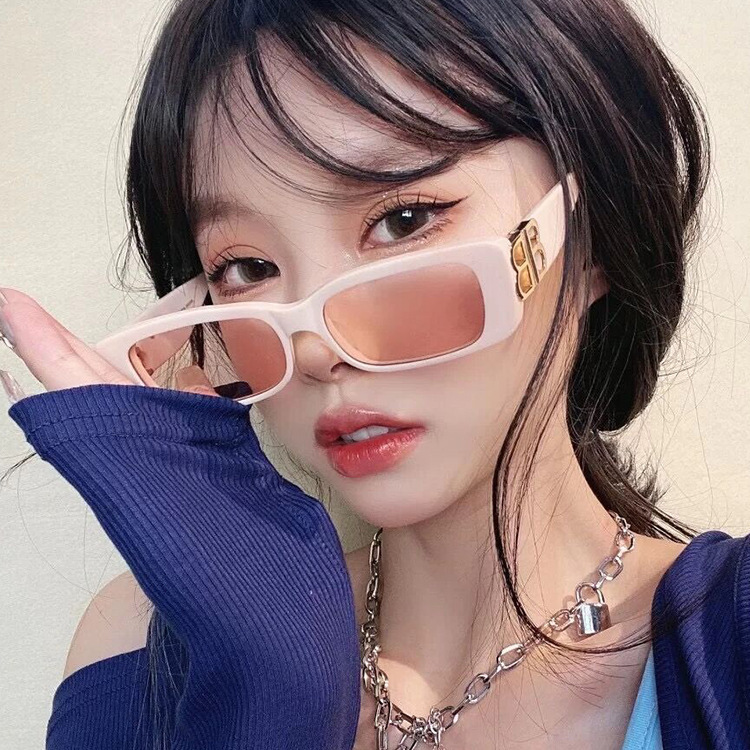 Pequeña caja ins Gafas de sol europeas y americanas 2021 Nuevas gafas de sol retro Disparos callejeros personalidad Internet celebridad gafas de sol moda
