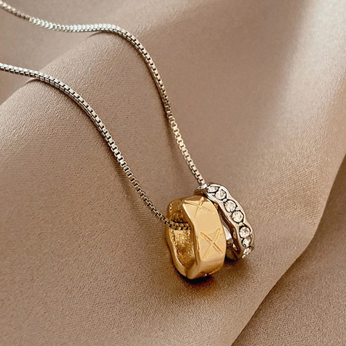 Ins-style color-blocking diamond-studded small hoop necklace for women, spring-long versatile sweater chain, simple and elegant clavicle chain