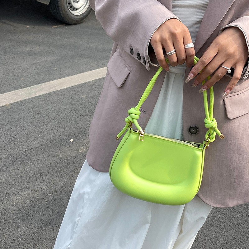 Textura color caramelo nuevo bolso femenino portátil moda moda bolso de hombro estilo occidental bolso de axila simple bolso de silla dulce