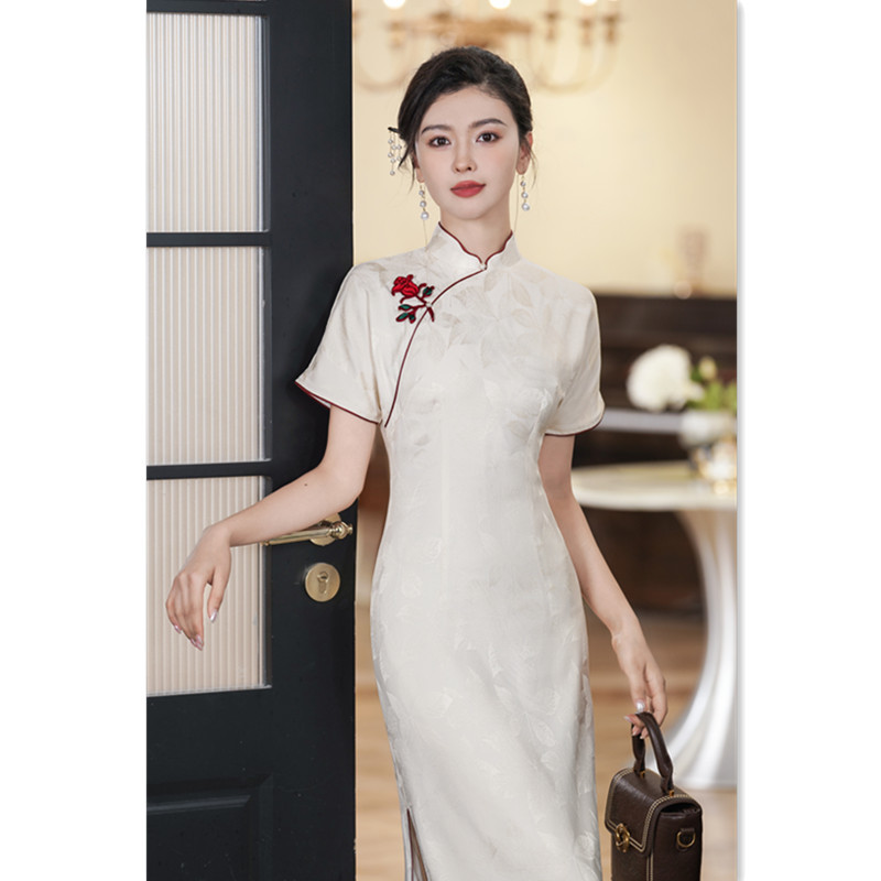 艾旗繡素雅中式長款小個子連袖旗袍2025春新款年輕款日常花扣旗袍