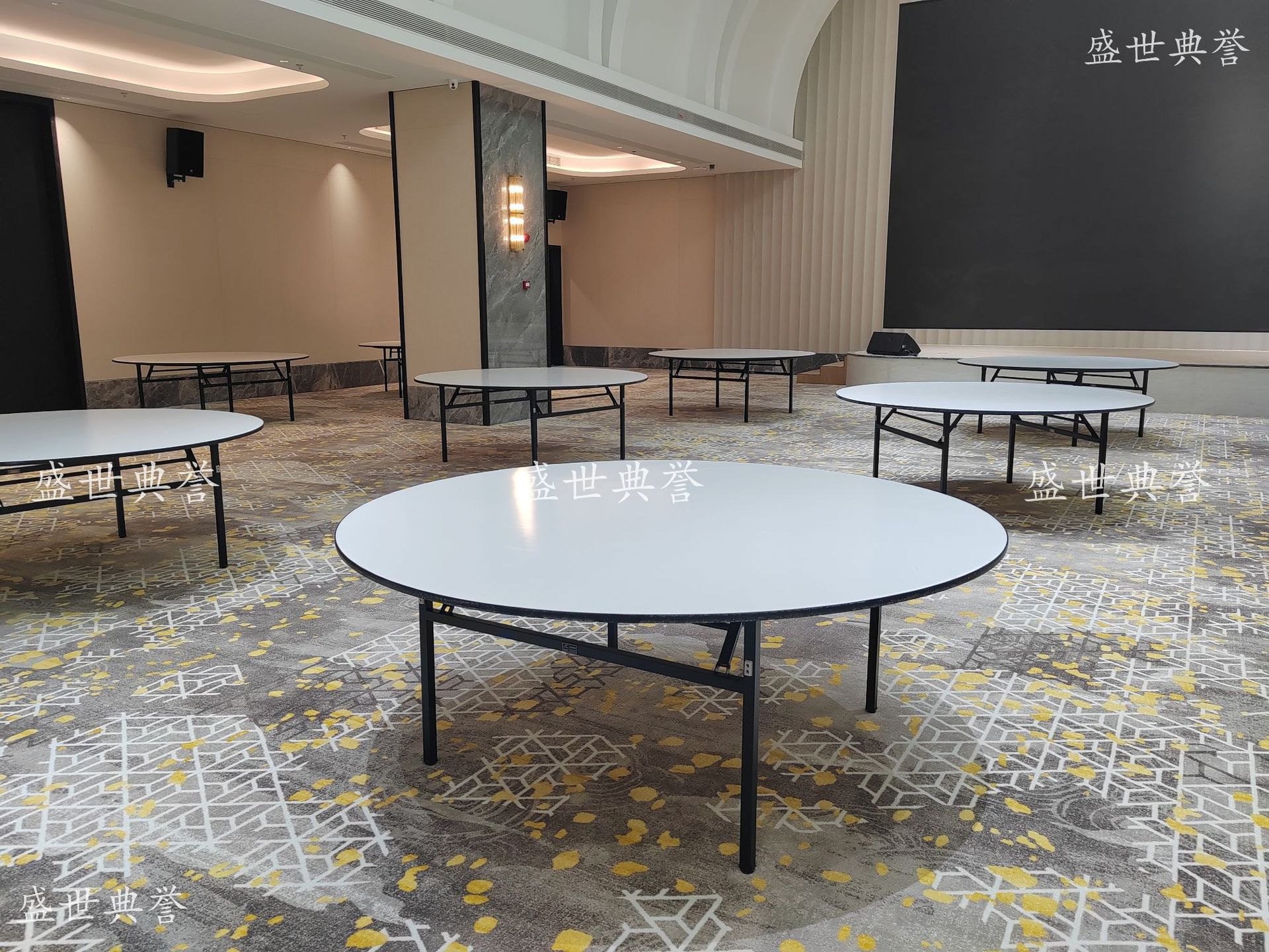 Suqian star hotel catering furniture restaurant wedding banquet folding round table theme wedding 12-person banquet 2-meter round table pic 3