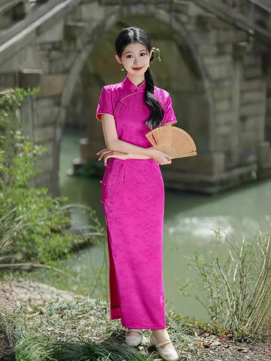 Red long lightweight retro cheongsam