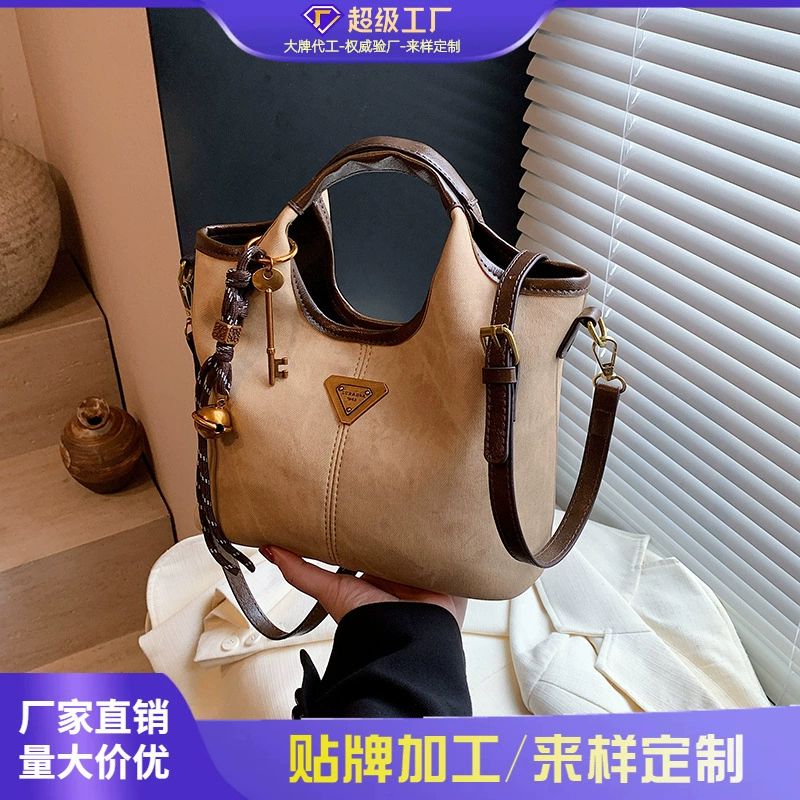 Universal shoulder bag, demi-season capacious one-shoulder bag, high-quality style