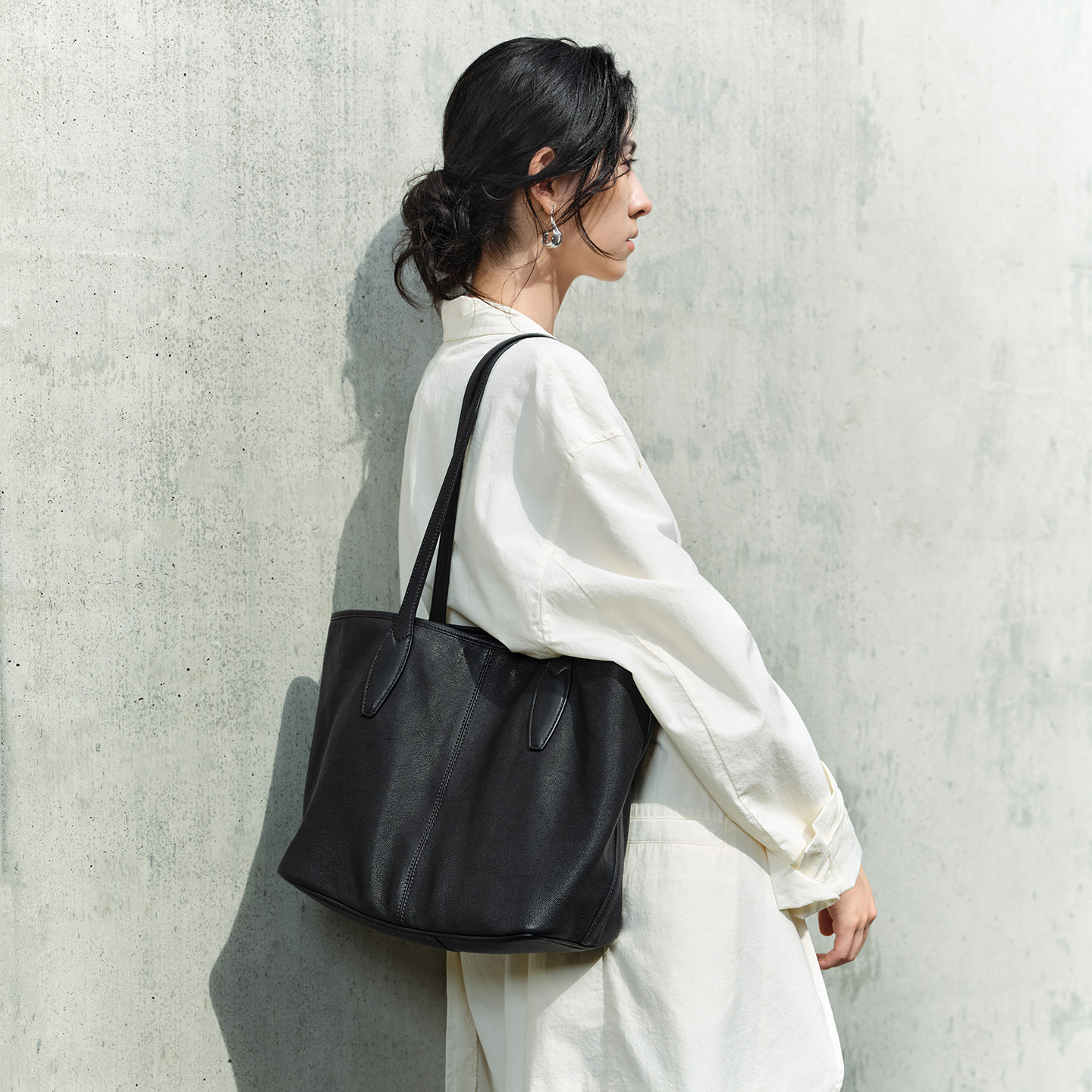 Qiuzhen Manman Vegetable-Tanned Sheepskin Tote Bag for Women, 2025 Large-Capacity Leather Commuter Shoulder Bag - Thumbnail 2