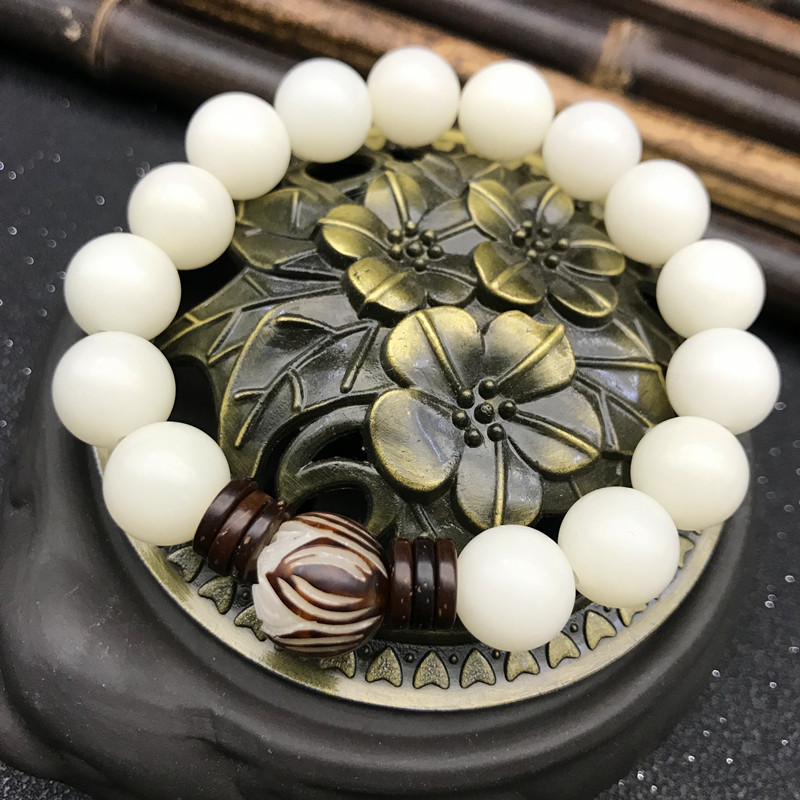 Manufacturer's Supply of White Jade Bodhi Root Bracelets, White Lotus Buddhist Bead Bracelets, Bodhi Seed Cultural Goods Wholesale, Lotus Pendant Manufacturer's Supply of White Jade Bodhi Root Bracelets, White Lotus Buddhist Bead Bracelets, Bodhi Seed Cultural Goods Wholesale, Lotus Pendant