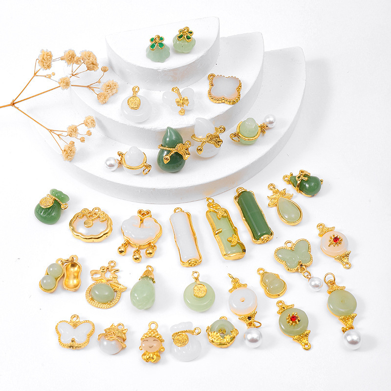 Green Jade Pendant Plated with 18K Gold Imitation Jade Brand Longevity Lock Gourd Pendant Necklace Semi-Finished DIY Accessories E31 Green Jade Pendant Plated with 18K Gold Imitation Jade Brand Longevity Lock Gourd Pendant Necklace Semi-Finished DIY Accessories E31