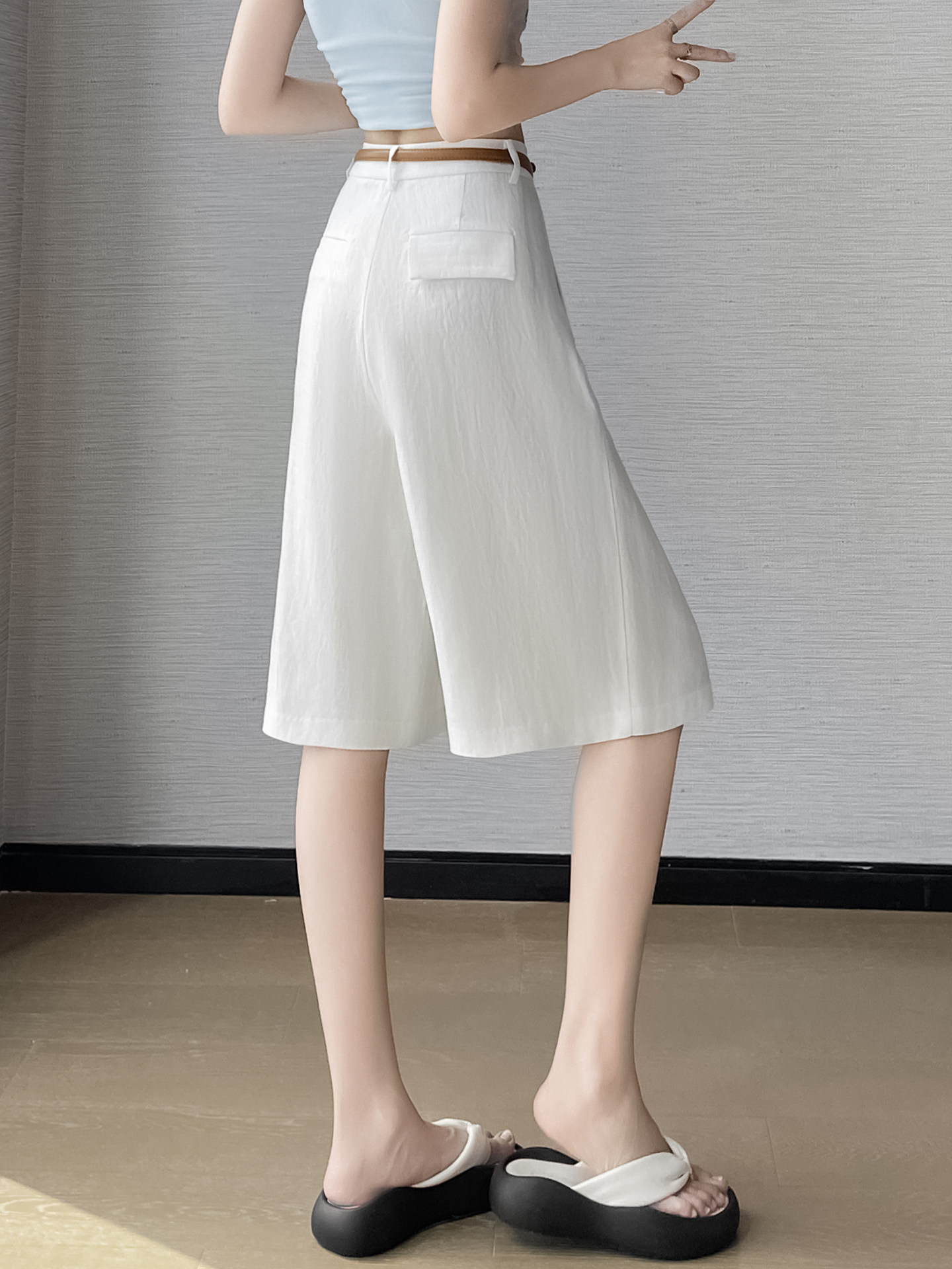 Quần culottes nữ ống rộng eo cao chất liệu lụa lanh mỏng nhẹ — Màu kaki 5 điểm