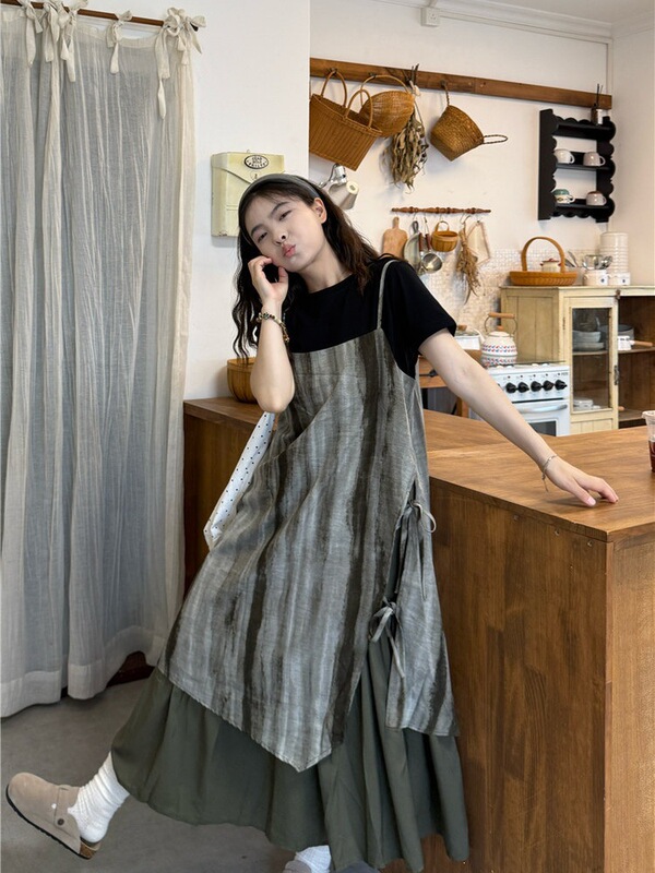 Plus-Size Women's Clothing for Slightly Chubby Figures, Retro Japanese-Style Tie-Dye Vacation Style, Faux Two-Piece Suspender Dress Layered with Short-Sleeve Shirt Set Plus-Size Women's Clothing for Slightly Chubby Figures, Retro Japanese-Style Tie-Dye Vacation Style, Faux Two-Piece Suspender Dress Layered with Short-Sleeve Shirt Set