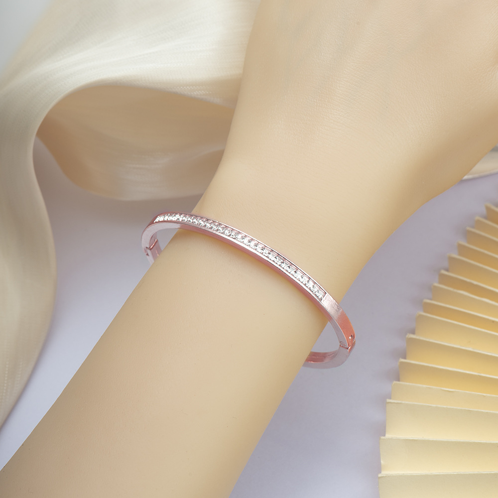 17g Weight Rhinestones Inlay Material Bangle Classification Alloy Chain Material 1 Piece Quantity Holiday, Daily Occasion Alloy Material Solid Color Pattern Women's Gender Inlay Design Simple Style, Classic Style Style Simple Style Classic Style Solid Color Rhinestones Alloy Wholesale Bangle 3