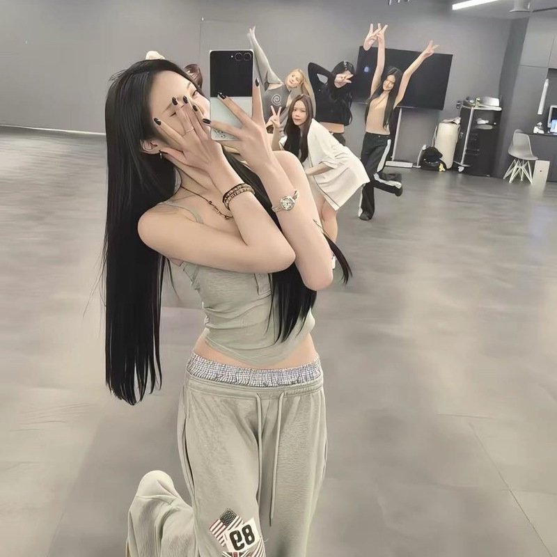 In-stock, same style as Zheng Yi'an, Korean designer 26 new model, casual pants with patchwork edges, elastic waist, embroidered sweatpants In-stock, same style as Zheng Yi'an, Korean designer 26 new model, casual pants with patchwork edges, elastic waist, embroidered sweatpants