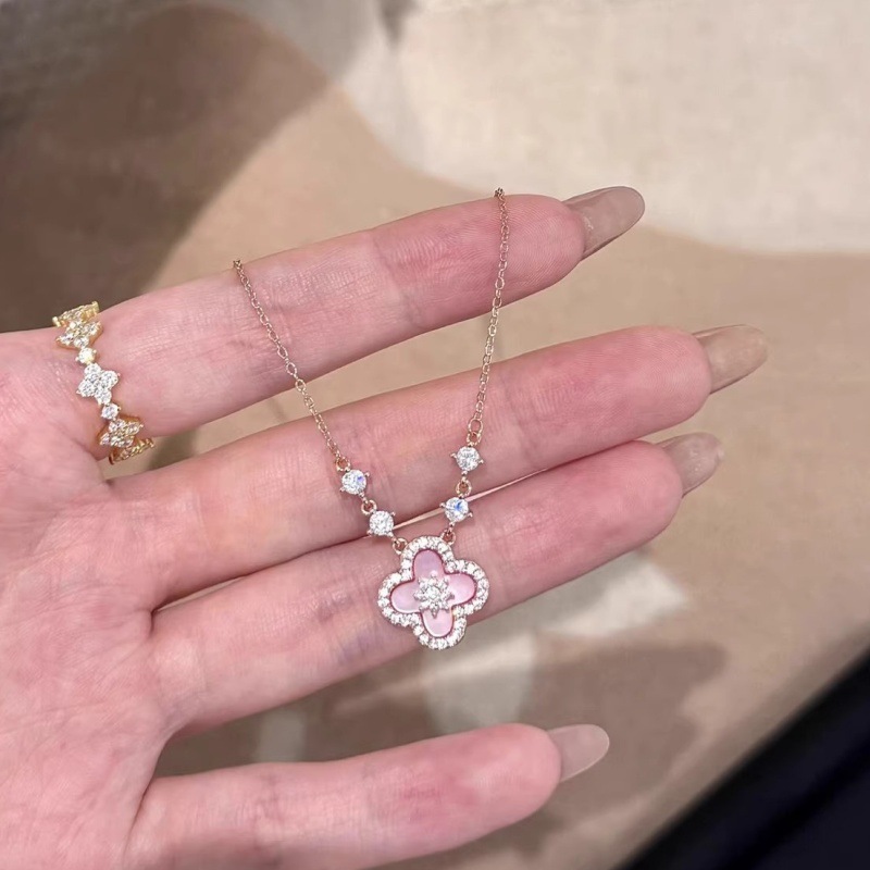 「Qimeng Tianying」ヴィンテージ中古桜ピンクマザーオブパール四つ葉のクローバーネックレスレディースライト高級鎖骨チェーン卸売|undefined