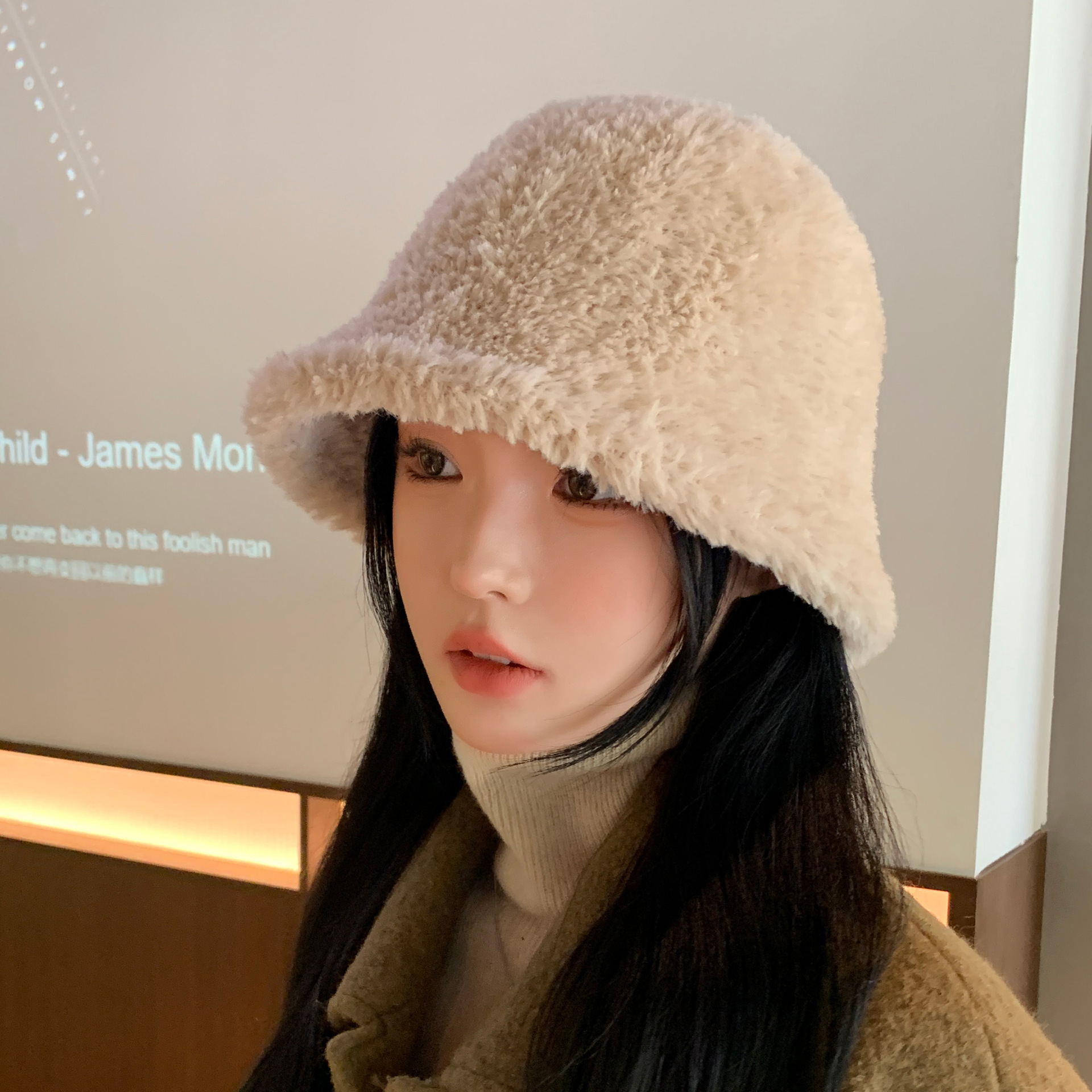 Höst och vinter Nytt ansikte Show Liten plysch brevetikett Koreansk upplaga Varm premiumhink H utomhusresor för kvinnor_voghion.com