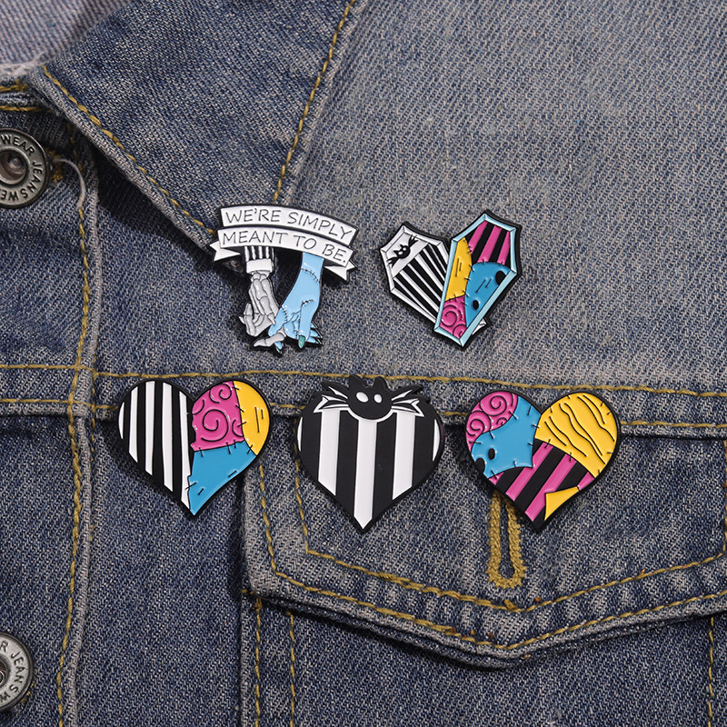 Heart Shape Pattern Novelty Pin Heart Shape Alloy Plating Unisex Brooches