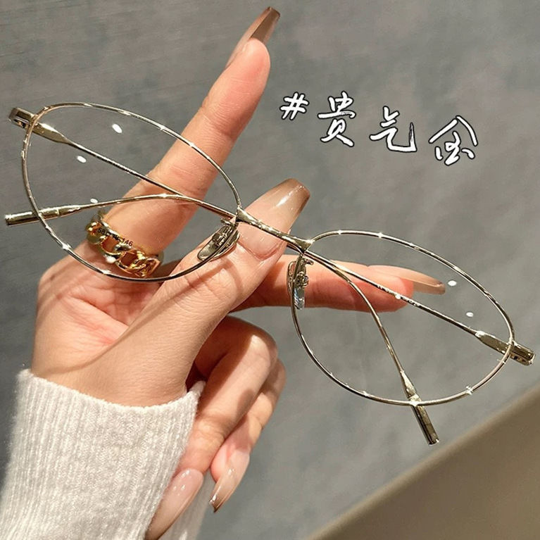 超軽量フレームの女性用の新しいキャットアイ近視メガネは、度付きのハイエンドの楕円形フレームの抗青色光フラットメガネを装備できます。|undefined