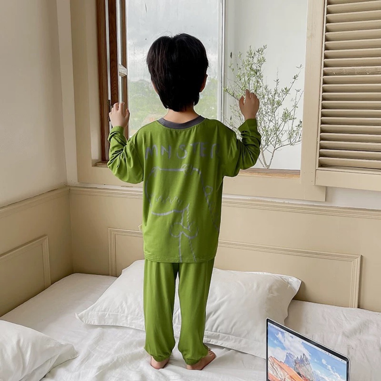 맞춤형 지원 세대 소년 잠옷 2024 년 봄과 가을 새로운 어린이 가정 옷 세트 잘 생긴 투피스 세트 지원