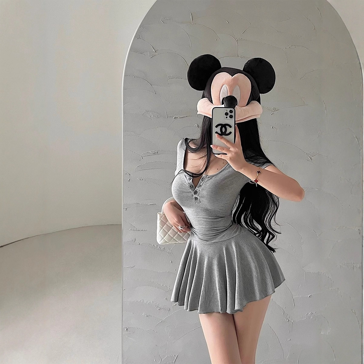 회색