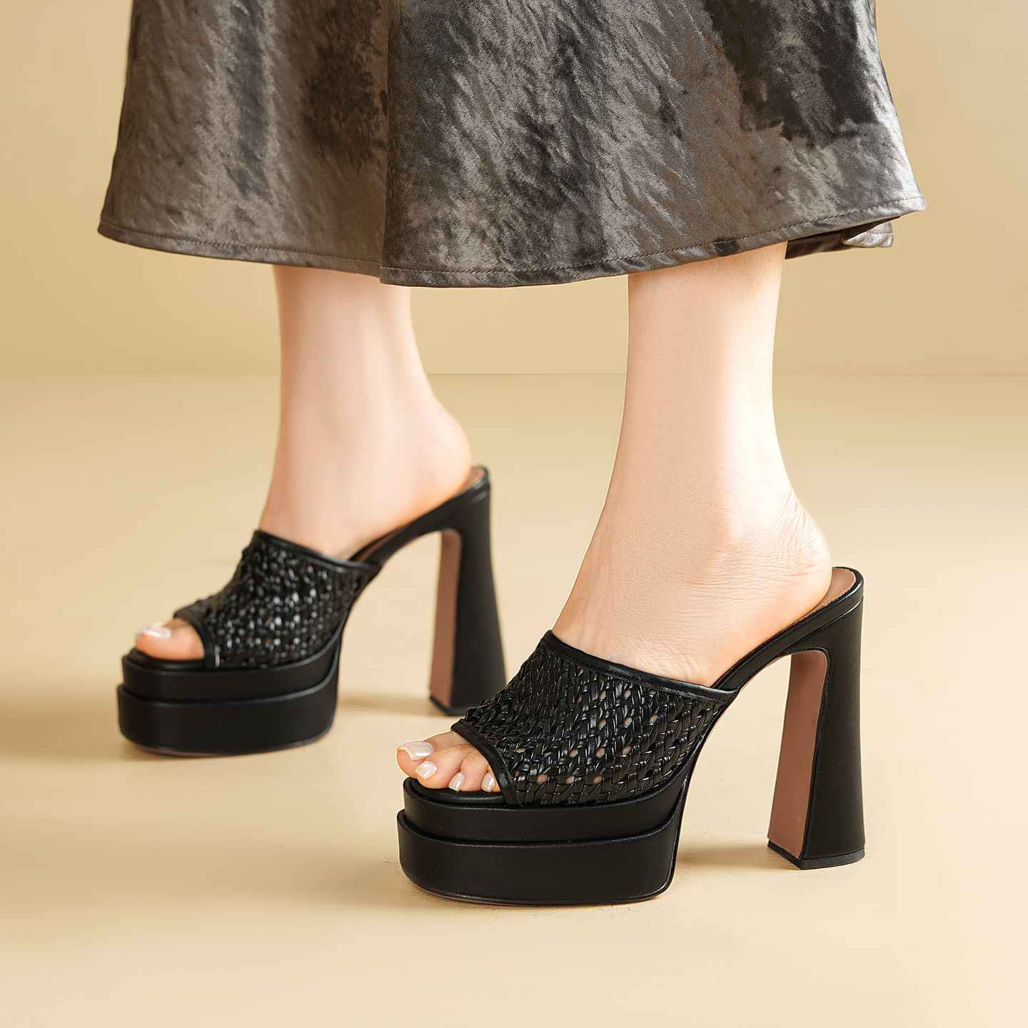 Sandal cao gót nữ hở mũi đế xuồng da thật gót 13 cm — màu đen, màu trắng ngà