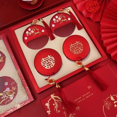 結婚式のハッピーワード小さな丸い鏡赤い女性の持参金用品ハイエンドミニコーム化粧鏡ペアの花嫁の持参金