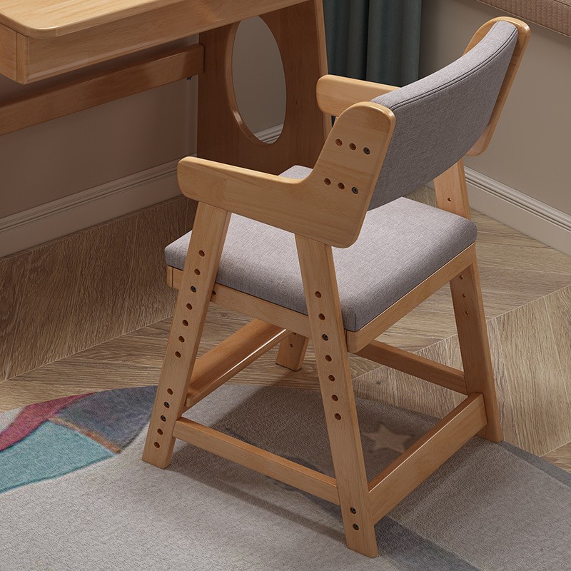 Silla de madera maciza Silla de comedor nórdica minimalista moderna Silla de oficina moderna Entrenamiento Mesas y sillas de aprendizaje en el hogar al por mayor