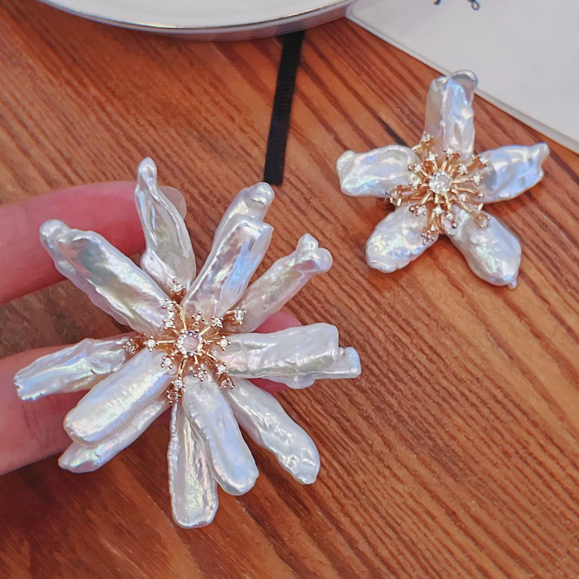 Новая элегантная брошь-цветок из натурального длинного лепесткового барочного пресноводного жемчуга