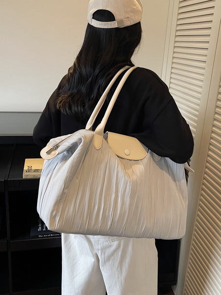 Capacious sports bag for leisure