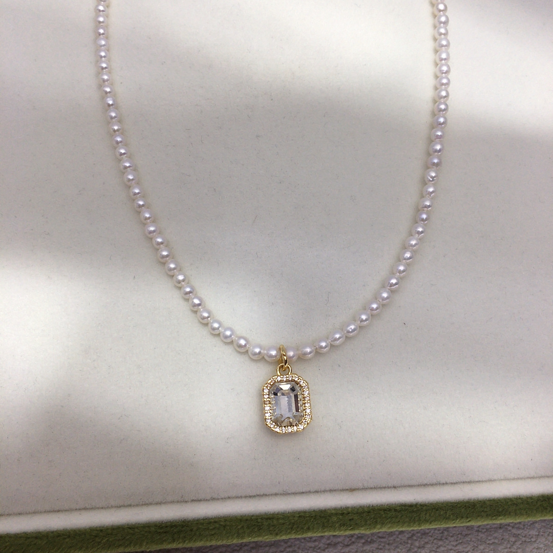 Luxury Pearl Choker Necklace With Magnetic Clasp For Women_voghion.com
