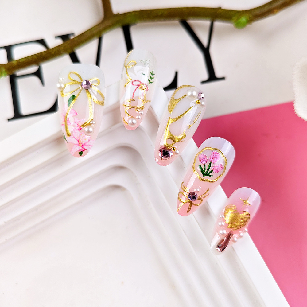 3D estereoscópico diamante de oro amor ornamentado uñas rosa transfronterizas arco de uñas 10 piezas parches de uñas de código dividido