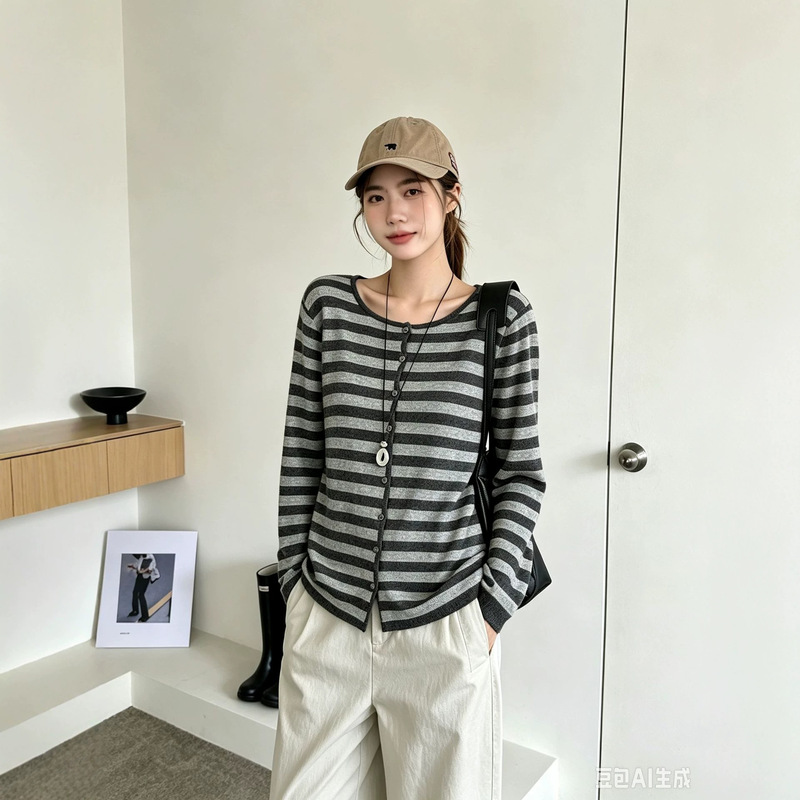 Striped Knit Cardigan for Women 2026 Spring and Autumn New Design Unique Inner Layer Top Autumn Short Sweater Coat Striped Knit Cardigan for Women 2026 Spring and Autumn New Design Unique Inner Layer Top Autumn Short Sweater Coat