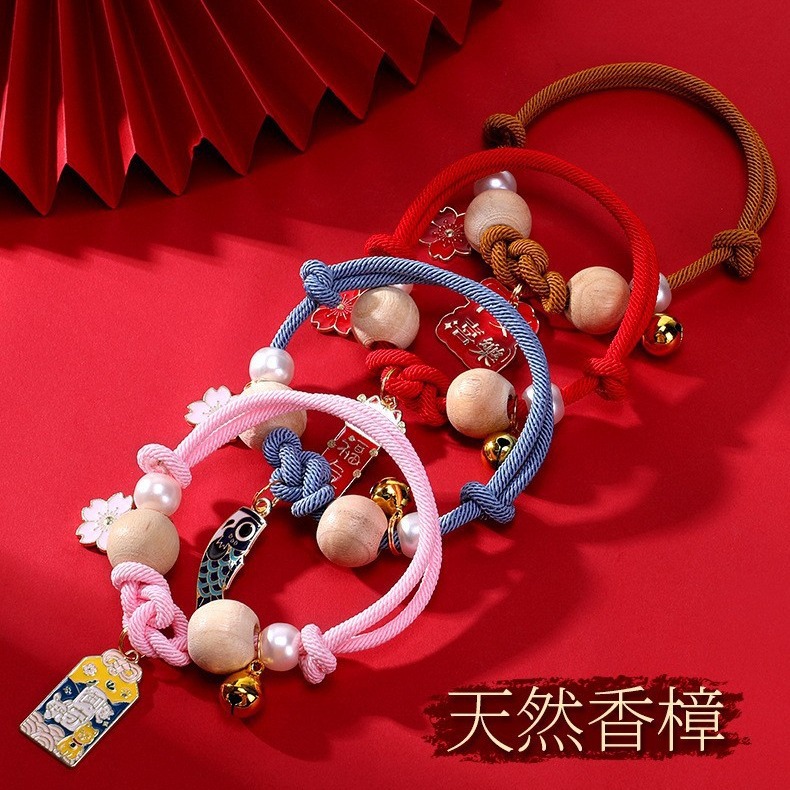 Suministro directo de fábrica de joyas de collar de gato collar de perro campana de gato collar de madera de alcanfor suministros accesorios para mascotas