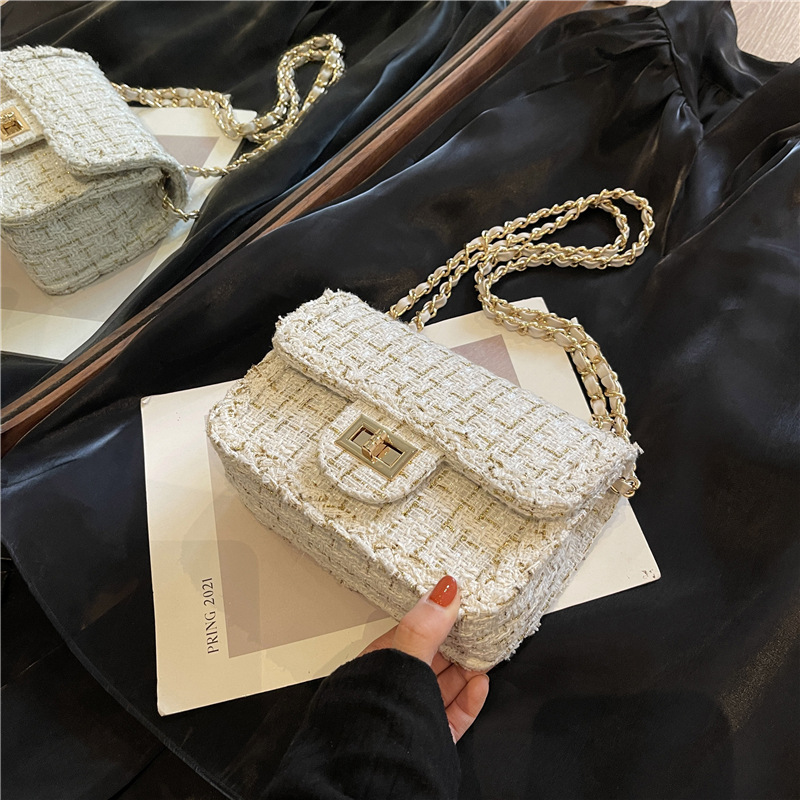 Borsa a tracolla piccola quadrata obliqua con catena sottobraccio da donna autunno/inverno 2024_voghion.com