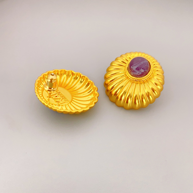 Fashion Scallop Copper Inlay Artificial Gemstones Ear Studs 1 Pair