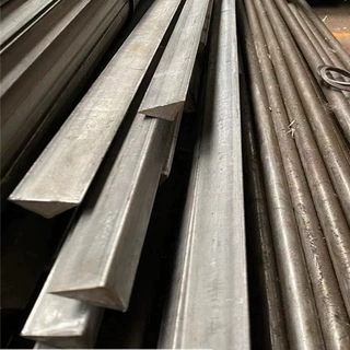 厂家现货新型装配建筑用15*15*21*21冷拔倒角条三角钢耐磨防滑条