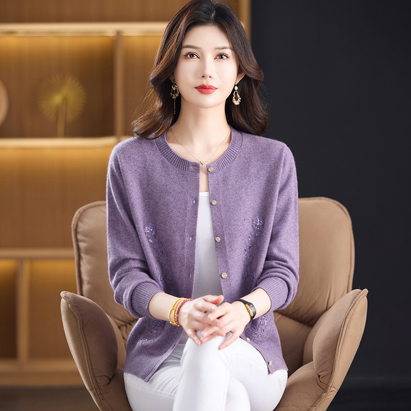 100% pure wool sweater, new style embroidered cardigan for middle-aged and elderly women, casual and fashionable mother's knitwear 100% pure wool sweater, new style embroidered cardigan for middle-aged and elderly women, casual and fashionable mother's knitwear