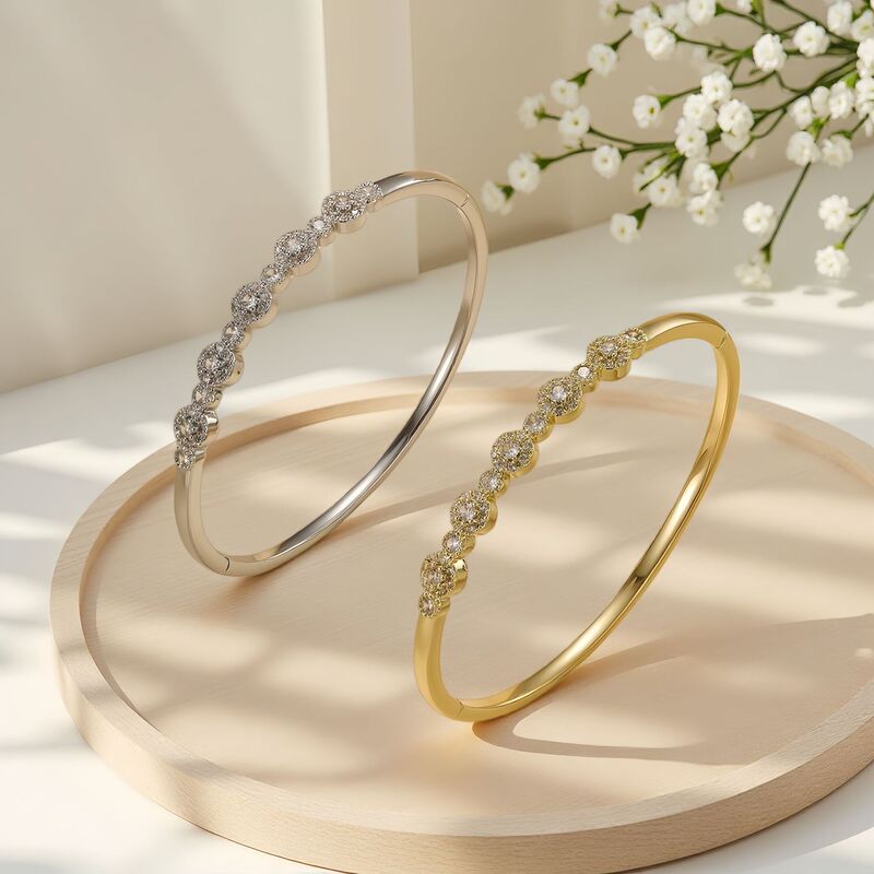 European and American Cross-Border Rhinestone Flower Bracelet, High-End Light Luxury Starry Sky Bracelet, Copper Plated with 18K Gold, Adjustable Versatile Bracelet European and American Cross-Border Rhinestone Flower Bracelet, High-End Light Luxury Starry Sky Bracelet, Copper Plated with 18K Gold, Adjustable Versatile Bracelet