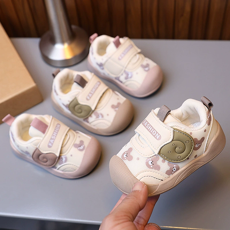 Сетчатая ткань 2025 новая обувь для мальчиков для мальчиков на весеннем дне