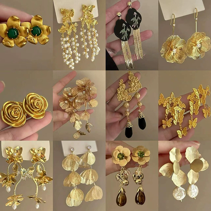 Серьги (Баою) Цветочная отделка, варианты из золота и серебра, оптового качества