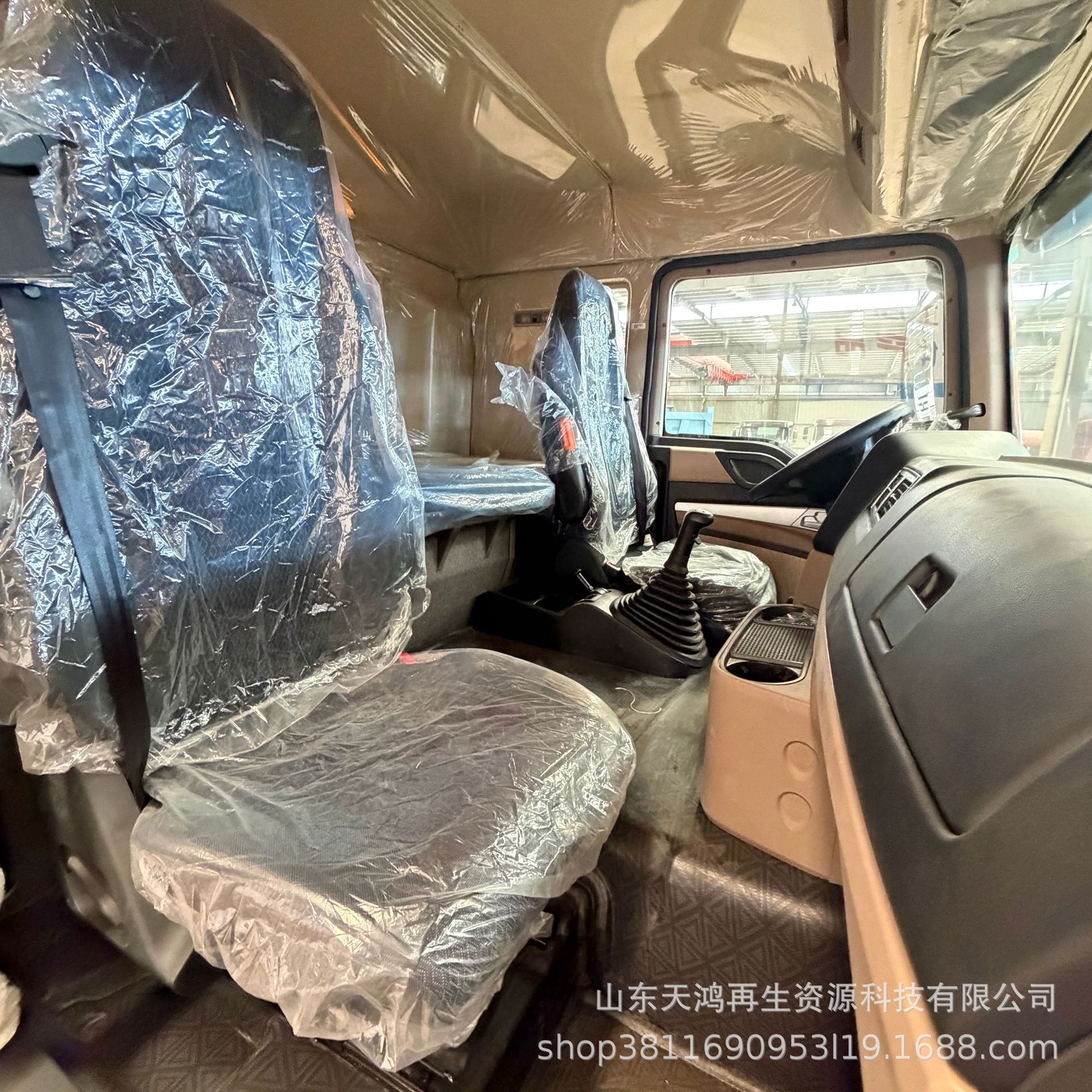 Chinese factory directly sells HOWO TX8x4 dump truck trailers to Africa, offering cross-border sales