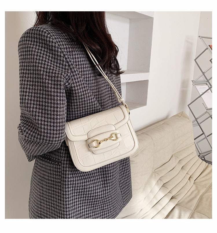 Women 2023 autumn and winter new fashion texture shoulder small square bag foreign style stone crossbody bag_voghion.com