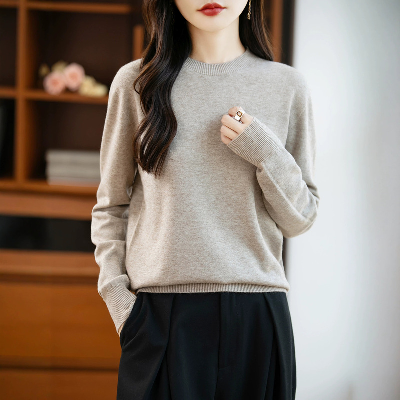 Autumn and winter Andy velvet round neck knit sweater for women, first-line ready-to-wear, solid color seamless pullover long-sleeve sweater, suitable as a base layer