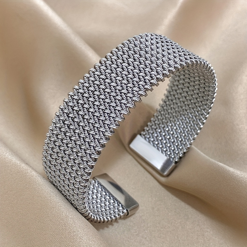 Europa y América venta caliente pulsera de malla de acero lujoso ligero temperamento C abertura pulsera mujer oro 18k joyas de acero inoxidable