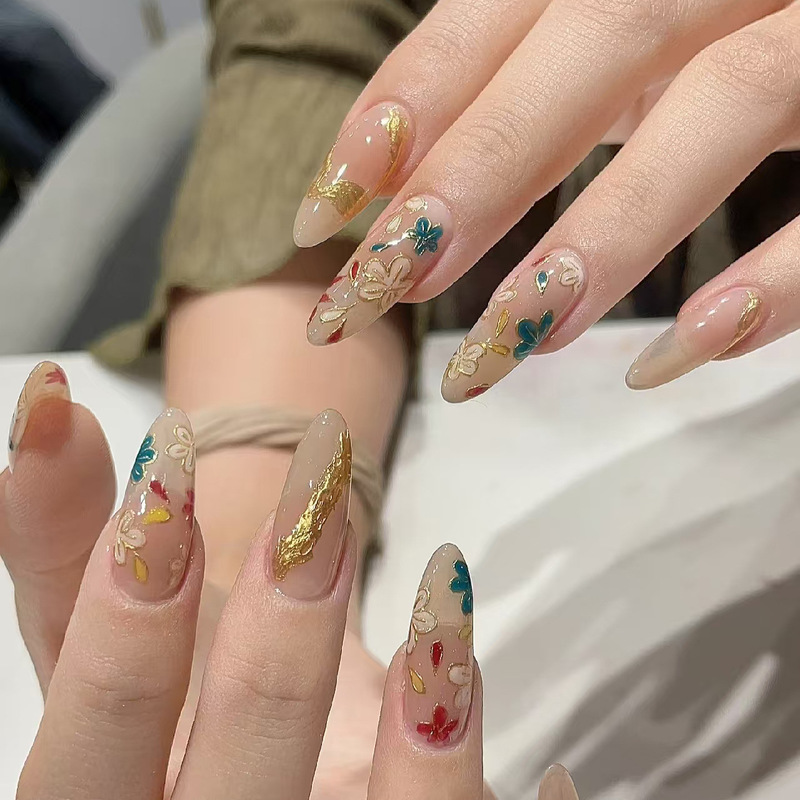 Hand-painted 3D floral designs for spring and summer, skin-brightening handmade press-on nails, wholesale press-on nail pieces, high-end nail art patches