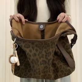 韩系慵懒风大容量豹纹斜挎托特包2025秋冬新款复古通勤百搭单肩包